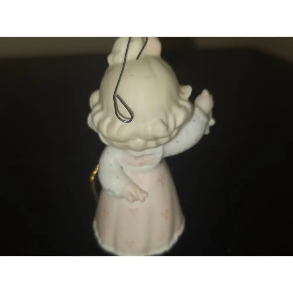 Precious Moments Joy From Head To Mistletoe Angel Ornament 1995 Enesco 150126